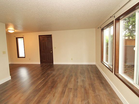 3rd image of 1680 SE Rex St #2