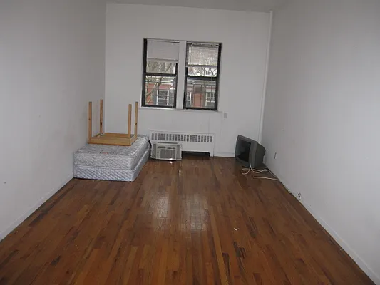 Rented by Sol Shamilzadeh, Lreb | media 3