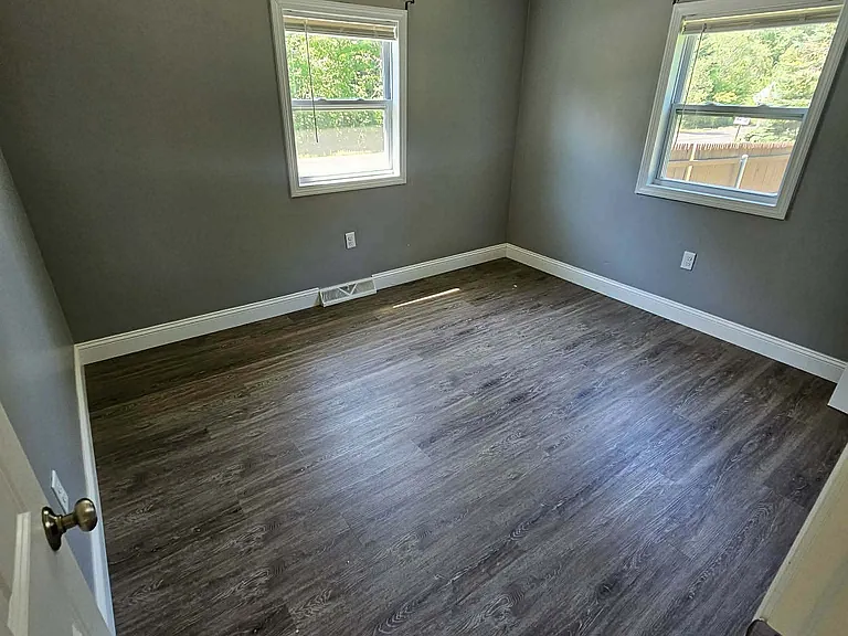 860 Forest Ave — Photo 7