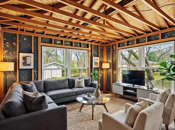 1030 Denton St, Denton, TX 76201