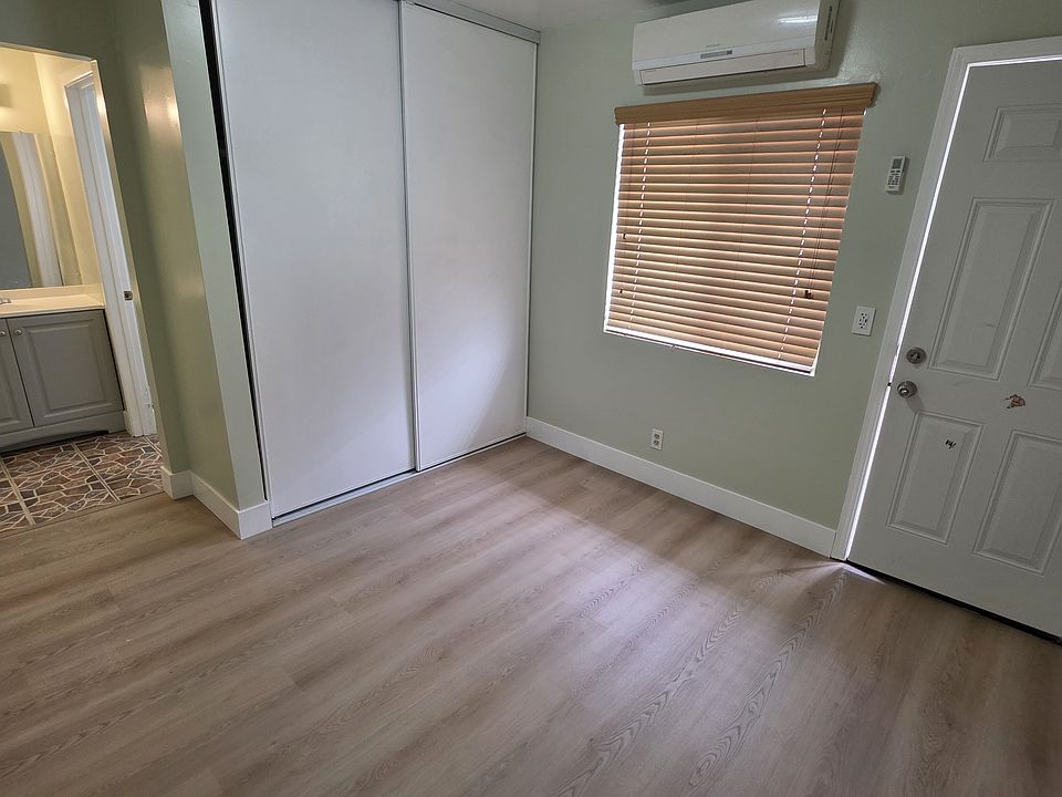 2nd image of 4033 De Garmo Ave