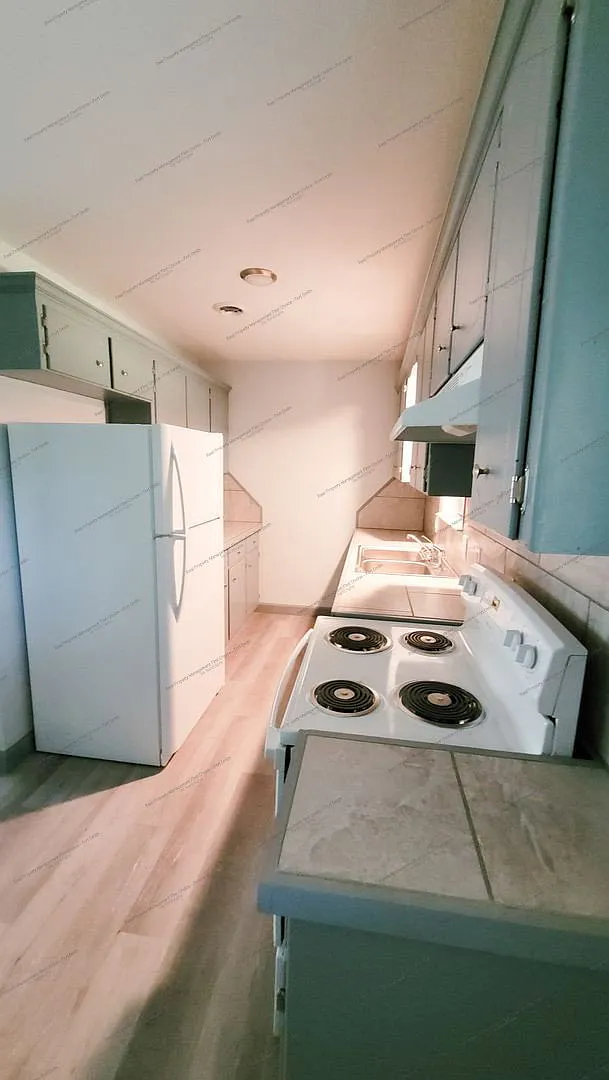 2 bed, 1.0 bath, 1009 sqft, $1,075 — Photo 4
