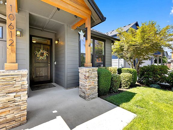 3rd image of 10612 NE 154th Ave
