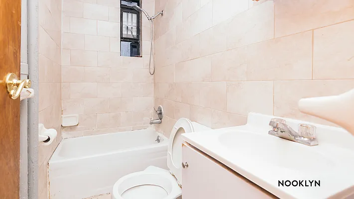 Rented by Nooklyn NYC LLC | media 18