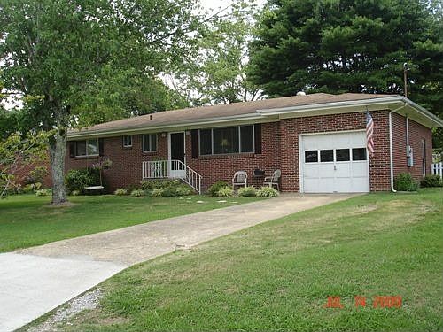 Great brick rancher in established neighborhood!
