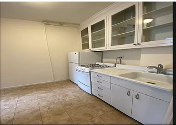 Rented by Manhattan Dwelling Corporation | media 2