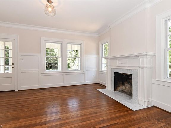 4th image of 2001 Fernwood Dr