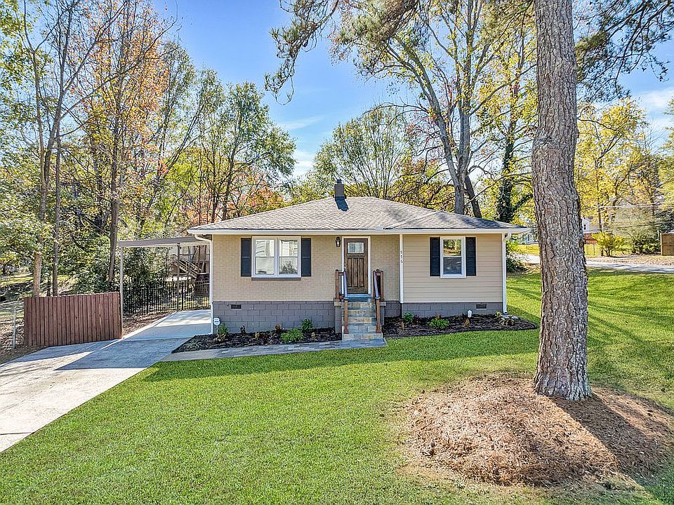 1st image of 976 Pinehurst Dr SE