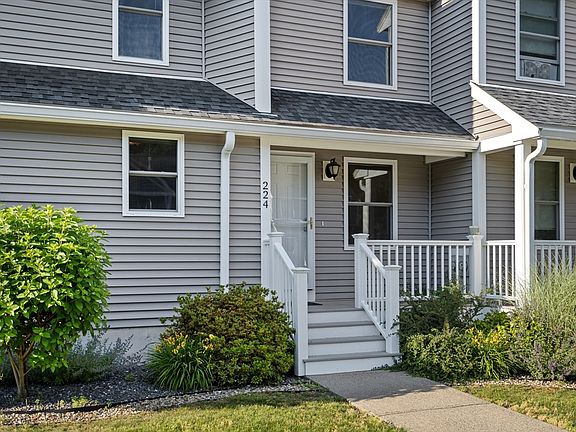 2nd image of 224 Bayberry Hill Ln