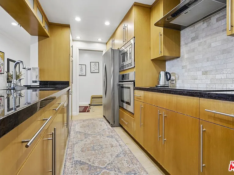125 Montana Ave #304 — Photo 5