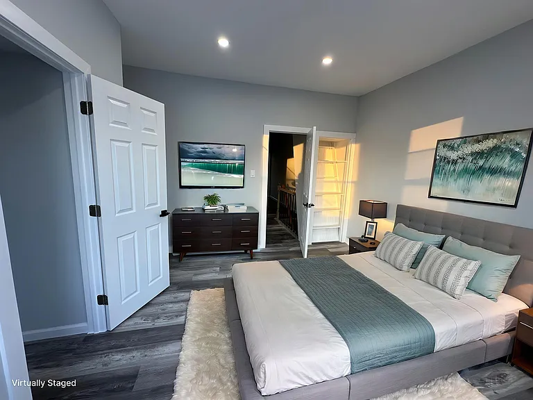 1141 Herbert St — Photo 4