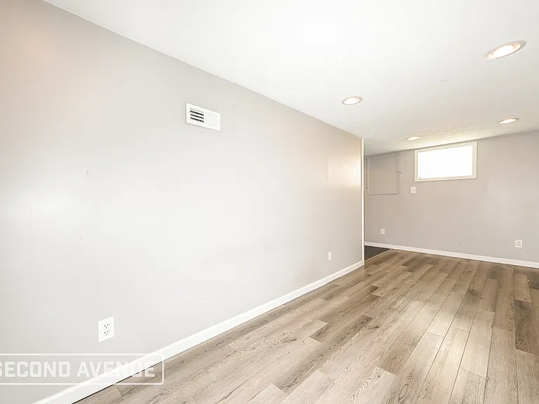 220 Briarwood Dr — Photo 10