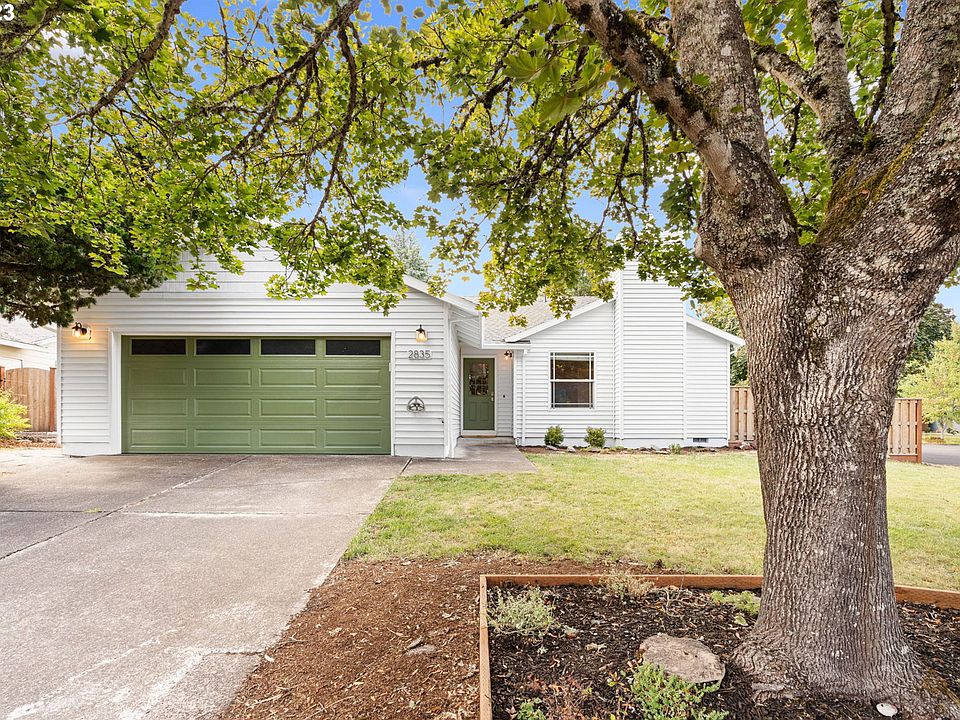 1st image of 2835 SE Clematis Ct