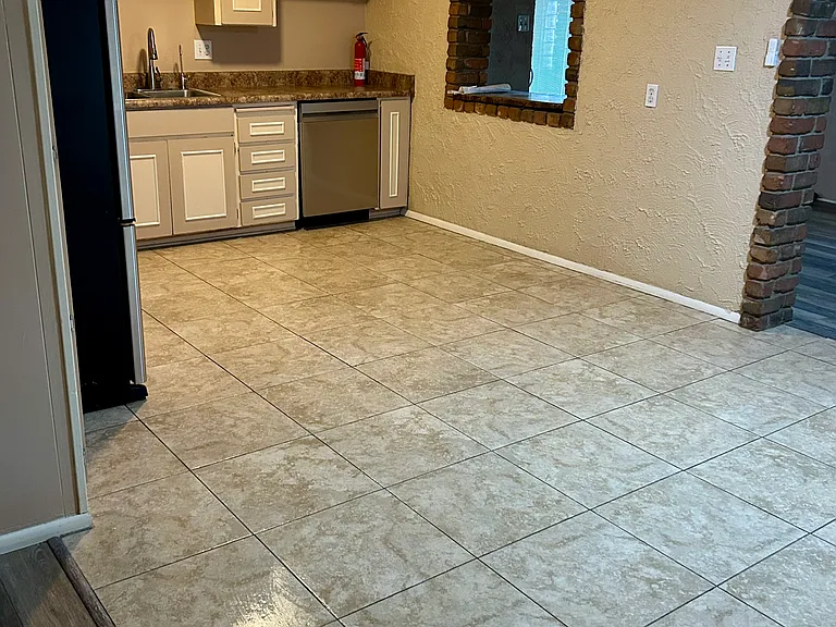 2027 W Cholla St — Photo 1