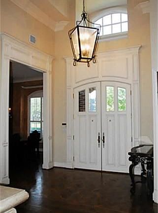 2nd image of 1503 Coventry Ln