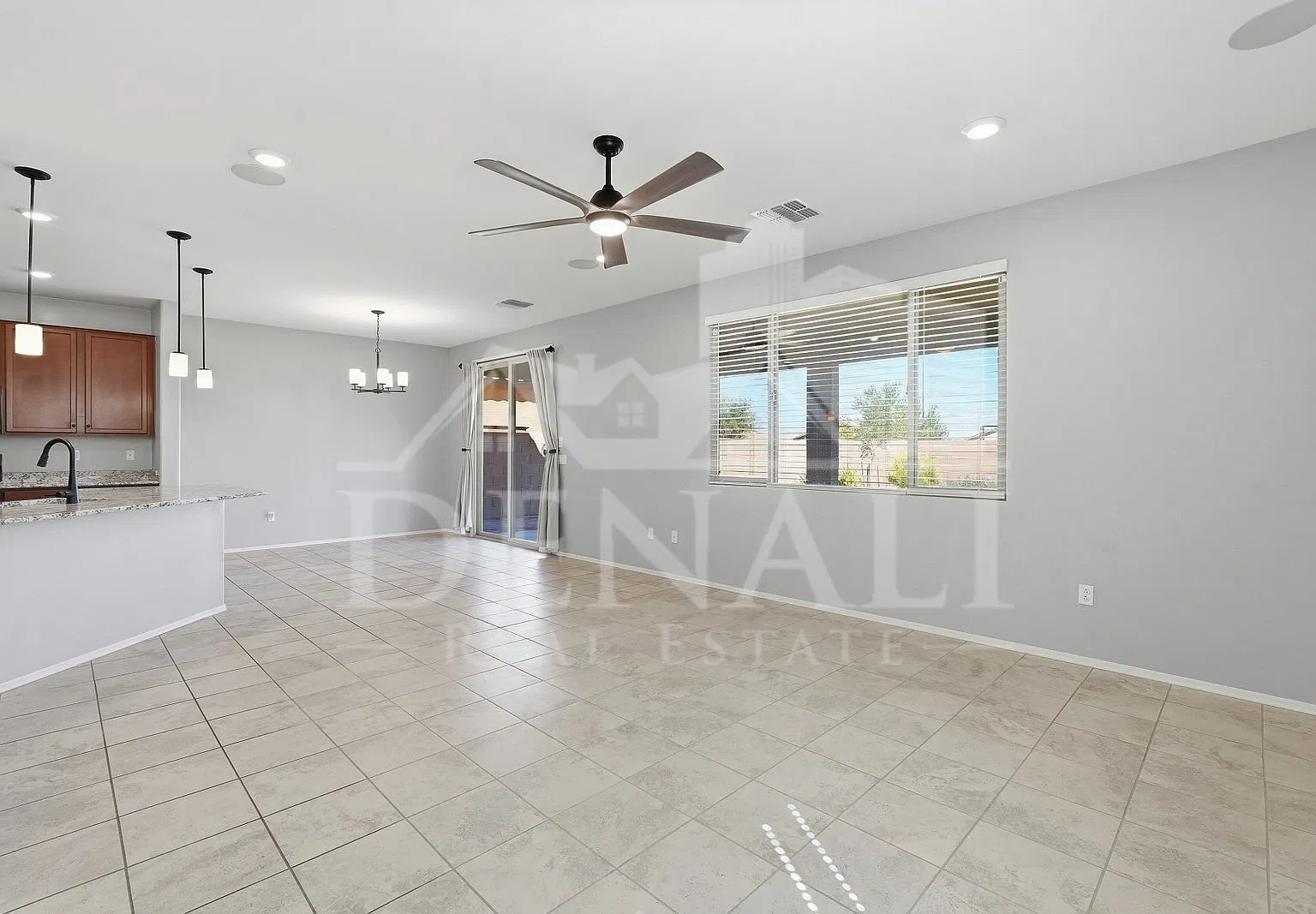4 bed, 3.0 bath, 2212 sqft, $2,195 — Photo 4