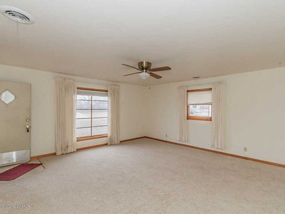 3rd image of 513 Clark Ave