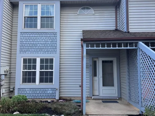 8 Shady Ln, Annville, PA 17003
