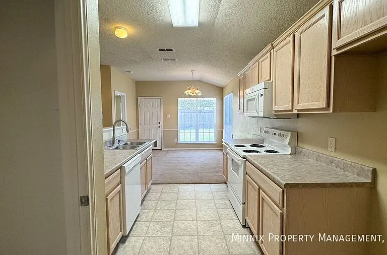 7514 Paris Ave — Photo 13