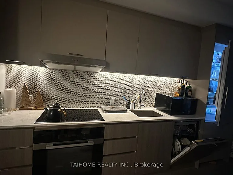 8188 Yonge St E #412 — Photo 17