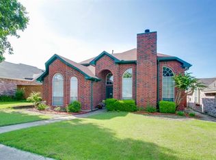 1518 Post Oak Dr, Rowlett, TX 75089