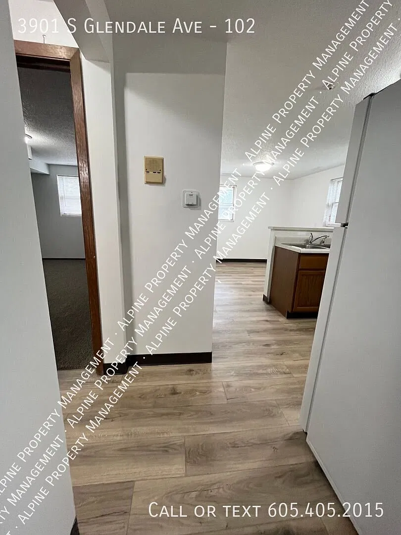 Rent Special - Spacious 1 Bed Apartment For Rent!! — Photo 4