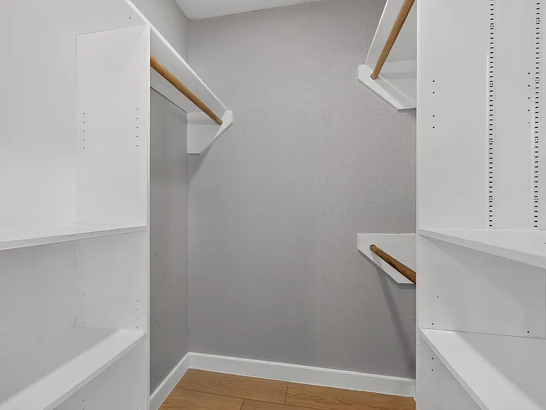 6708 Johnnie Ct — Photo 35