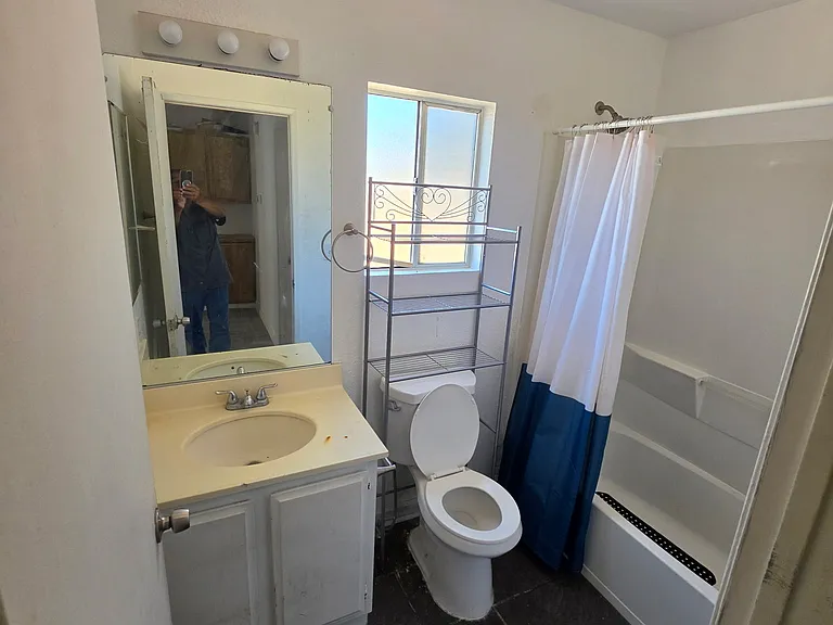 Main bathroom