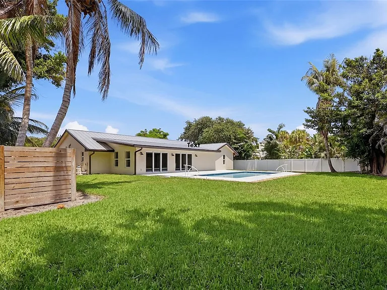 726 Live Oak Ln — Photo 24