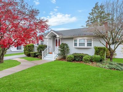 24 W Oak Street, Farmingdale, NY, 11735