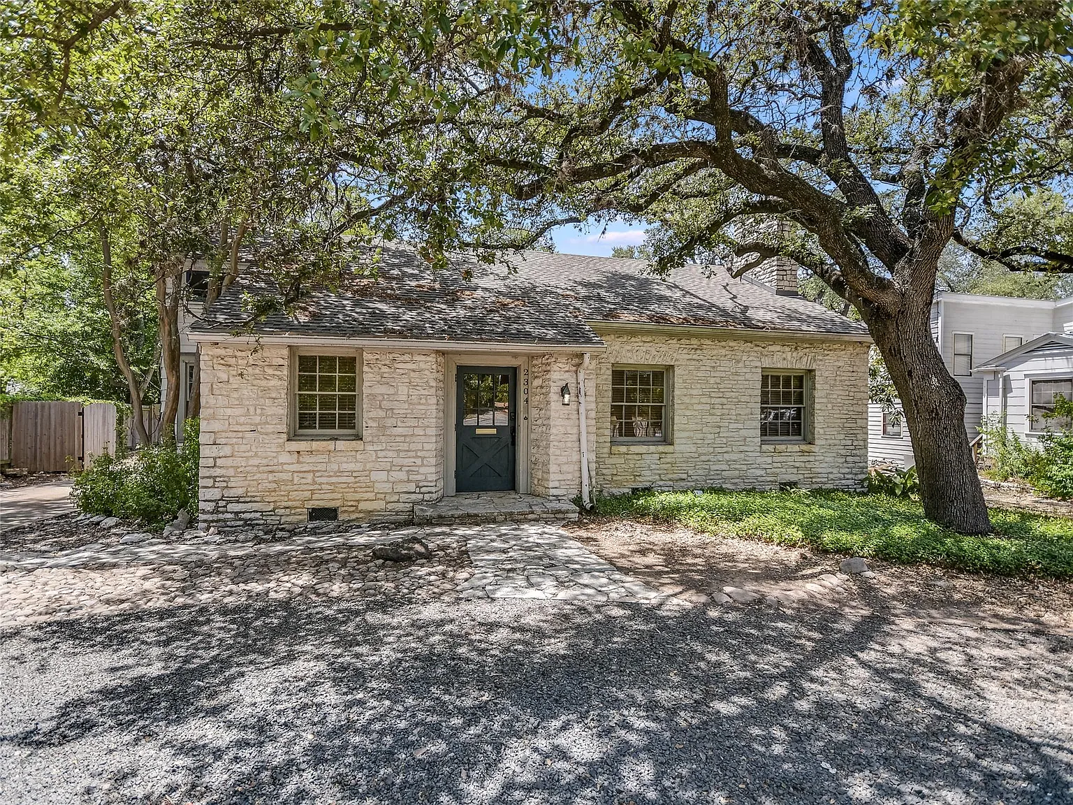 6 bed, 3.0 bath, 2192 sqft, $7,500 — Photo 1