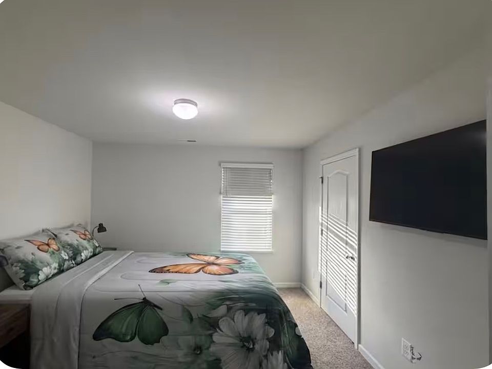 1st image of 4624 Revelstroke Rd
