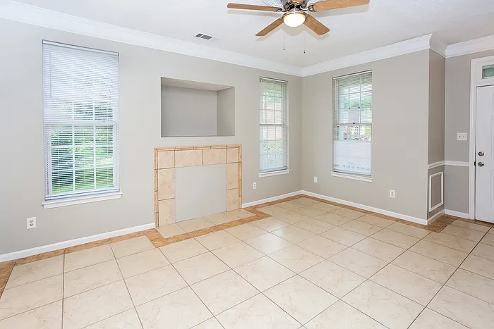 9039 Silver Coach Ln — Photo 4