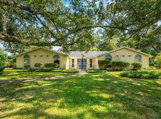 725 W Sale Rd, Lake Charles, LA 70605