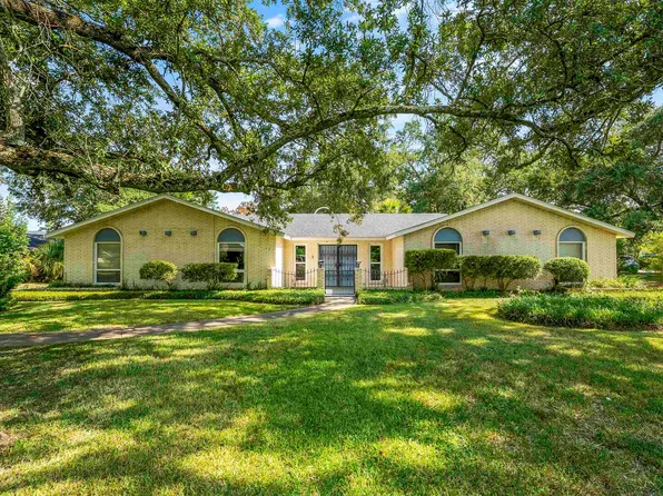 725 W Sale Rd, Lake Charles, LA 70605
