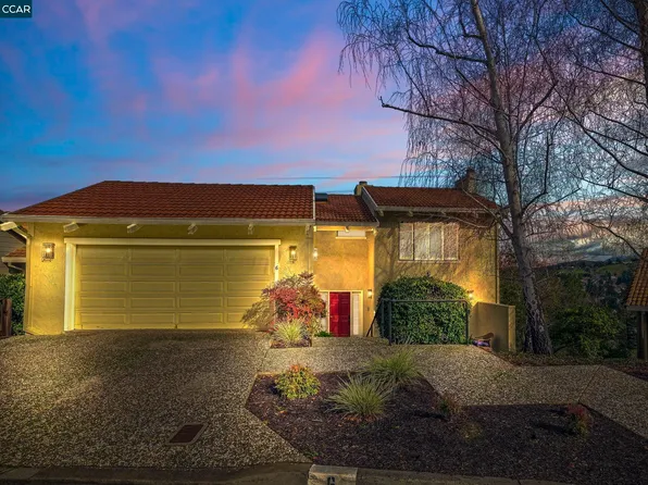 6 Wingfoot St, Moraga, CA 94556