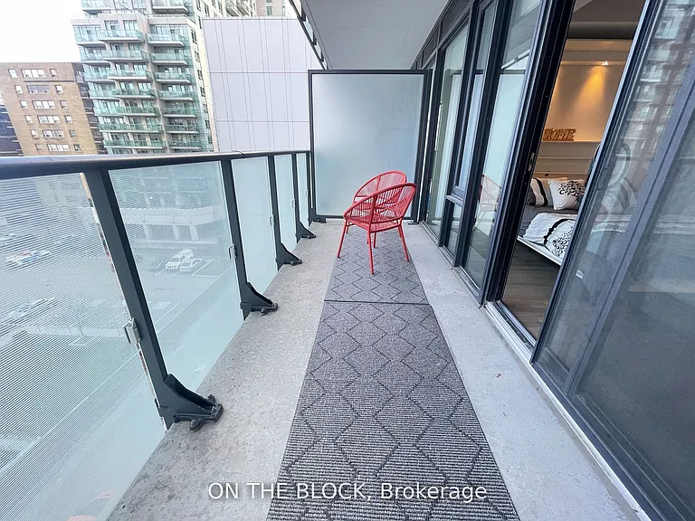 185 Roehampton Ave W #509 — Photo 17