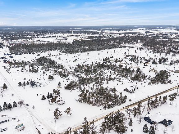 3rd image of NULL-V/L Hayes Rd