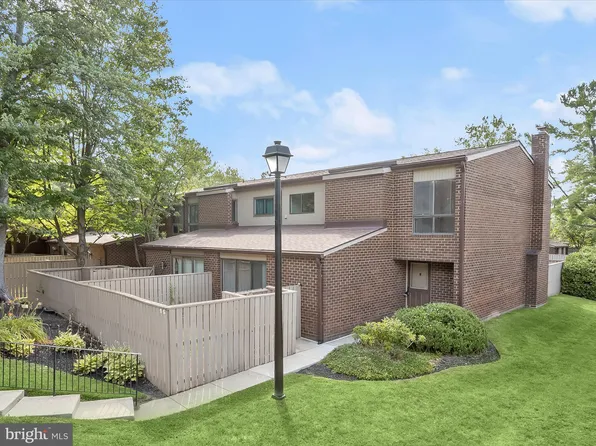 16 Fencepost Ct #T8-1, Pikesville, MD 21208