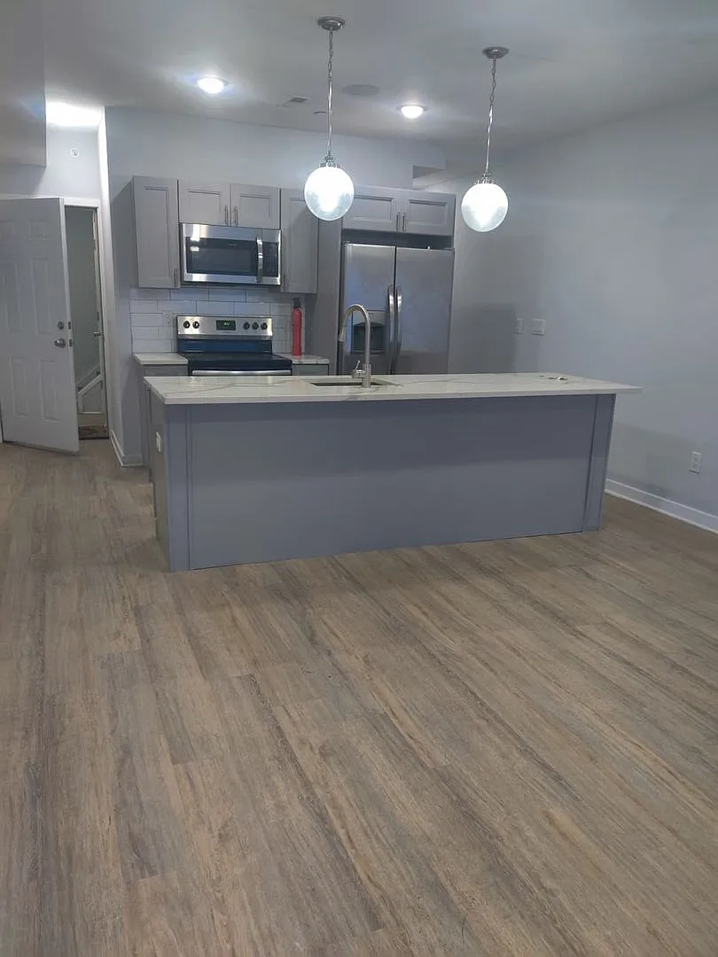 644 N 32ND ST — Photo 3