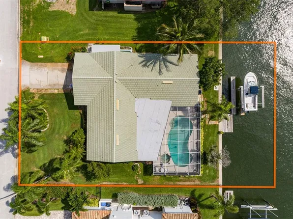 2019 Illinois Ave NE #4, Saint Petersburg, FL 33703