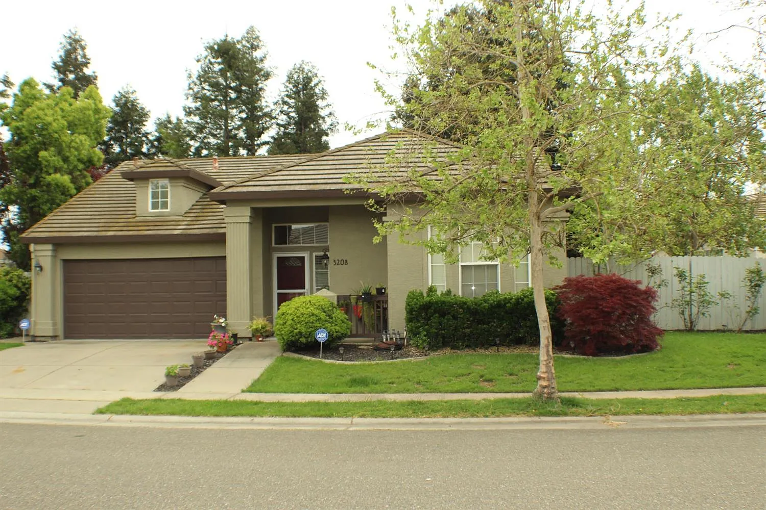 3208 Grimshaw Way photo 1