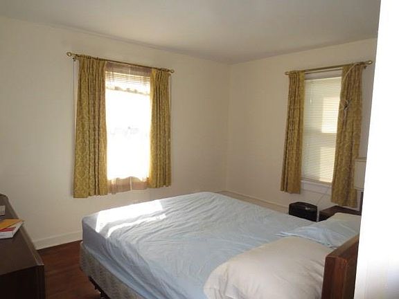 4th image of 301 Peirson Ave