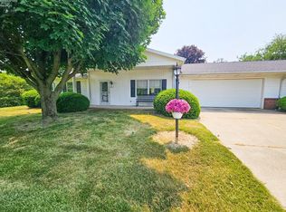 927 Tucker Ln APT C, Fremont, OH 43420