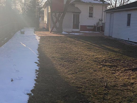 4th image of 4995 Bedford St