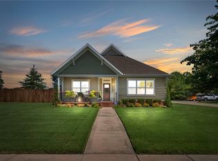 5913 W Willow St, Rogers, AR 72758