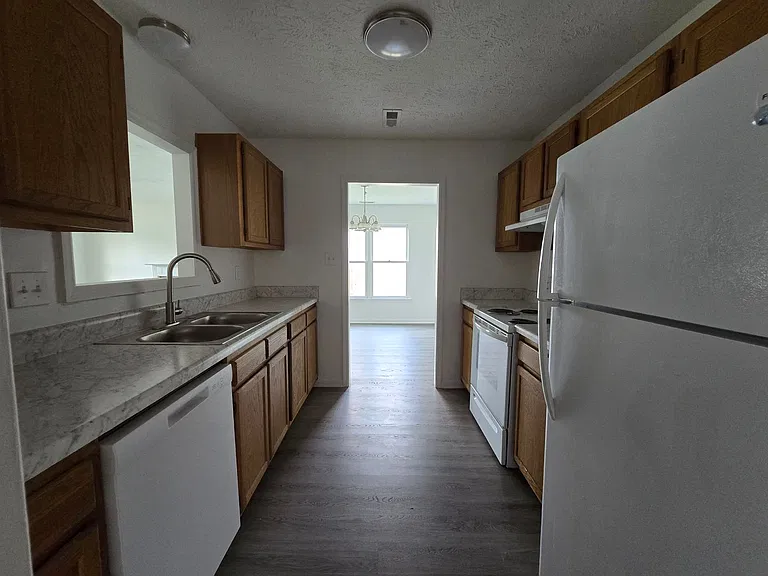 1521 Kara Ct — Photo 10
