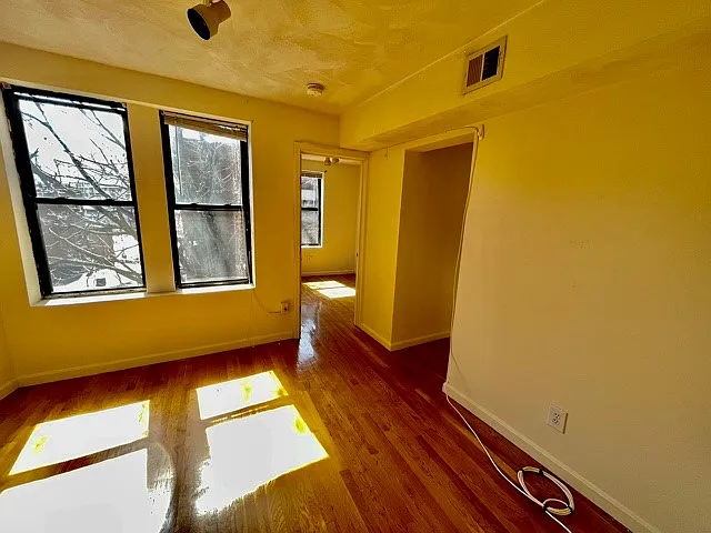 1 bed, 9999 sqft, $2,450 — Photo 2