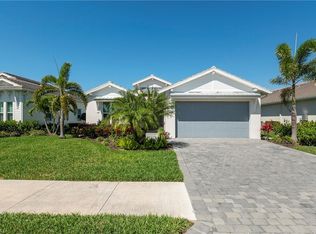 8897 Redonda Dr, Naples, FL 34114