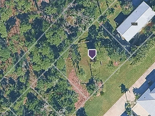 7367 Georgiana Dr, Bokeelia, FL 33922